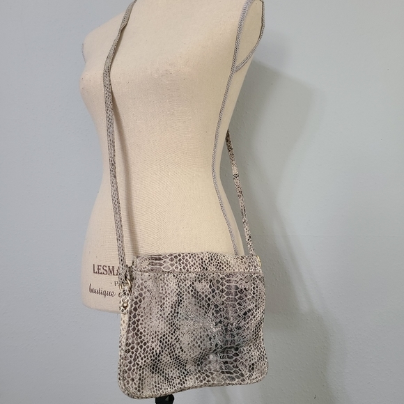 Elliott Lucca Leather Crossbody‎ Bag - Picture 3 of 10